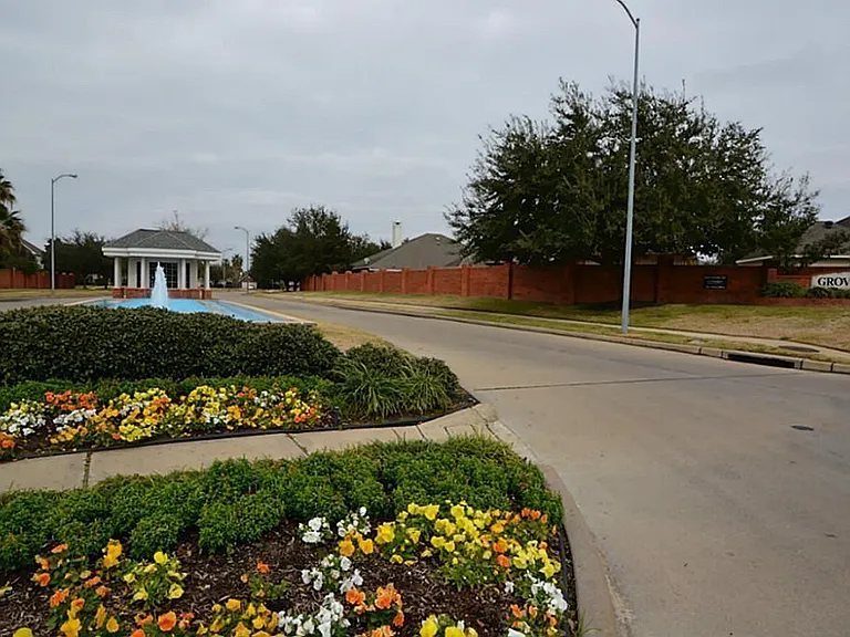 12110 Laurel Ct — Photo 35