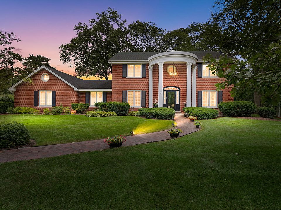 1st image of 32 Chatham Ln