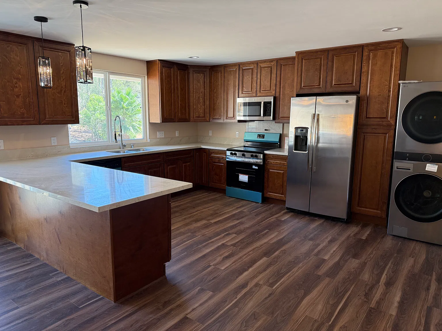 2 bed, 1200 sqft, $3,500 — Photo 3