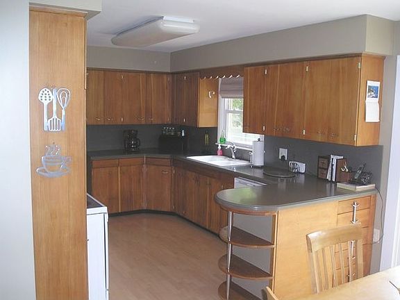 5th image of 829 Lynn Ave