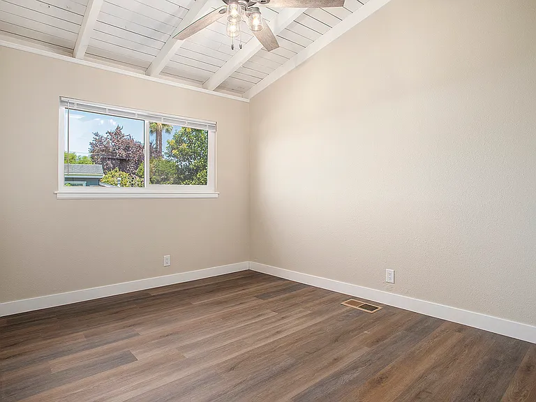 1731 Gelbke Ln — Photo 15