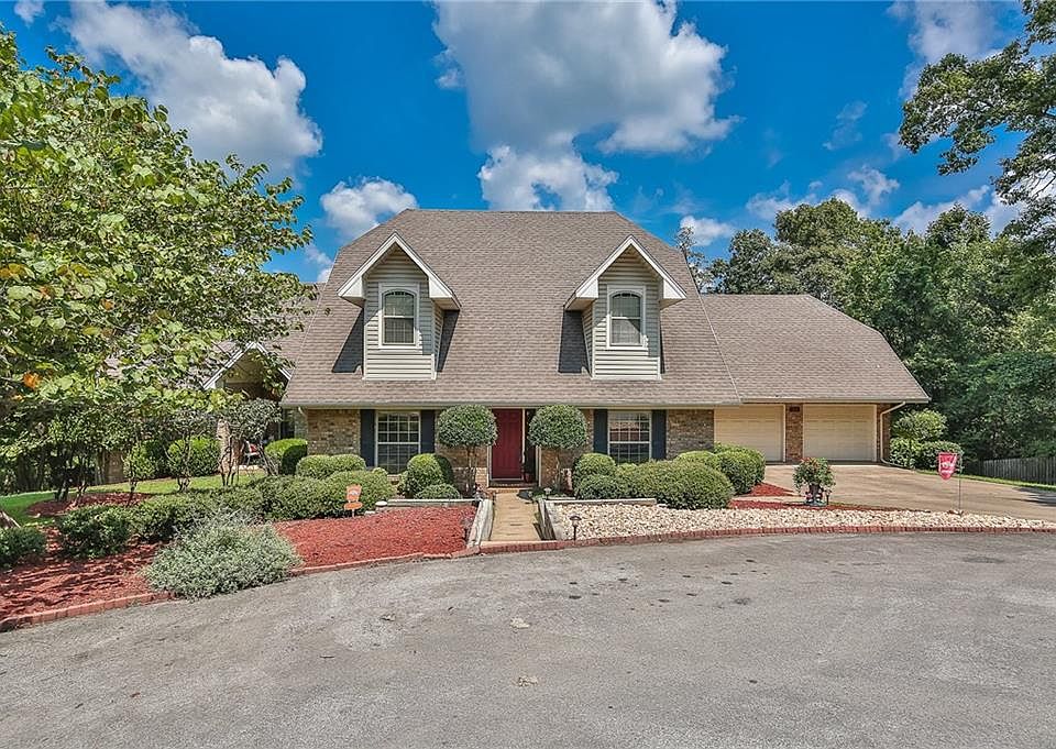 1st image of 102 S Sarah Ln