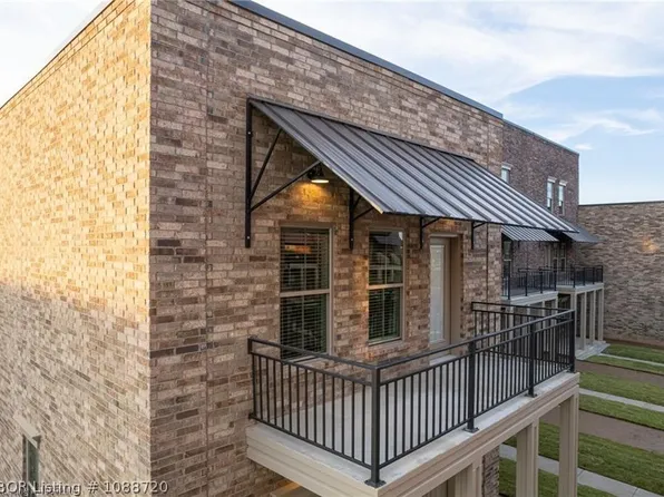 9125 Ra Young Jr Dr, Fort Smith, AR 72916