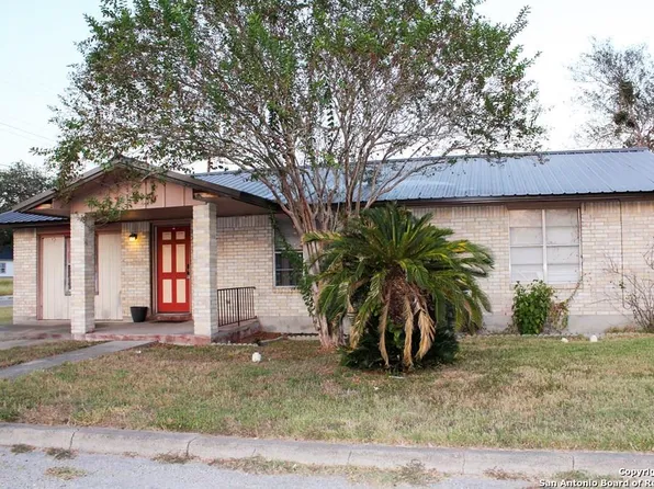 710 N Filmore, Beeville 78102