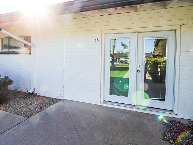 Town & Country Apartments — Photo 5