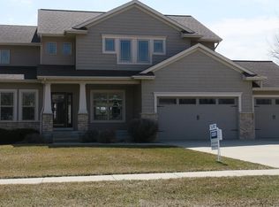 3325 Wild Rose Rd, Cedar Rapids, IA 52411