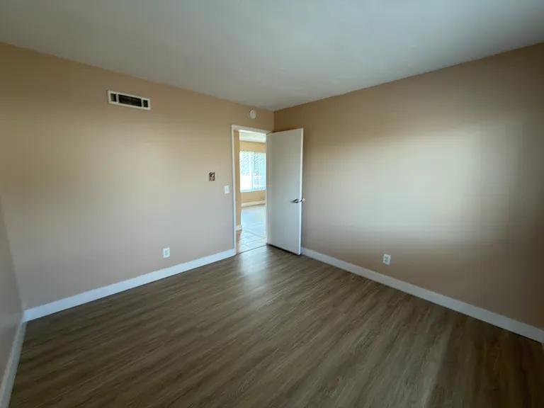 326 W La Veta Ave #C — Photo 16