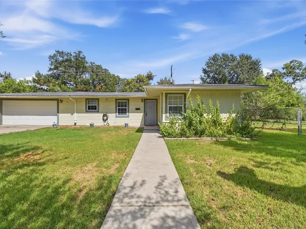 1215 Winston Dr, Richmond, TX 77469