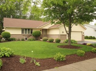 301 Gail Ct, Belvidere, IL 61008