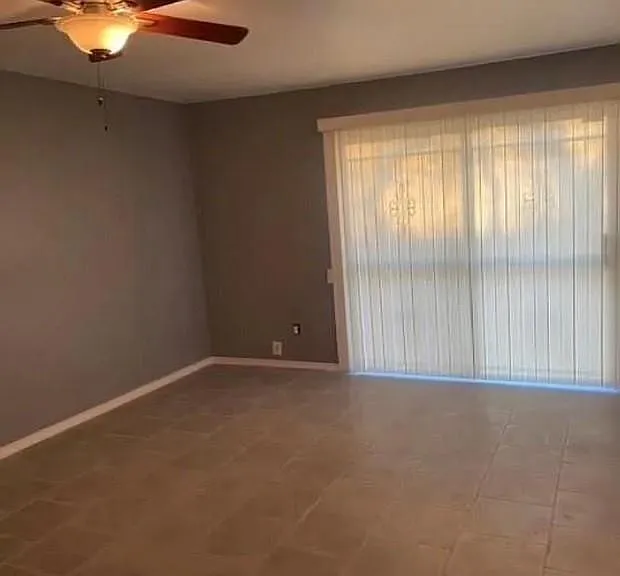 10902 Segrest Dr — Photo 3