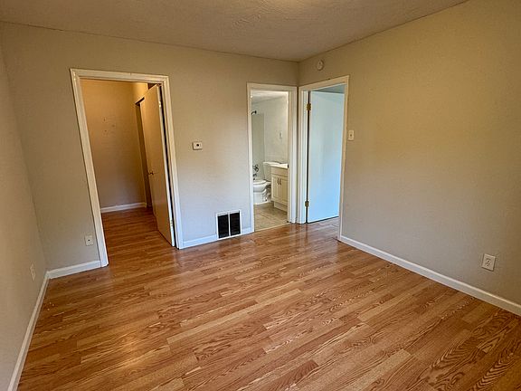 4th image of 2131 Yale Ave APT 106