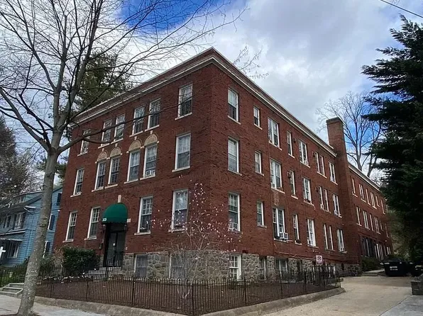 3039 Macomb St NW, Washington, DC 20008