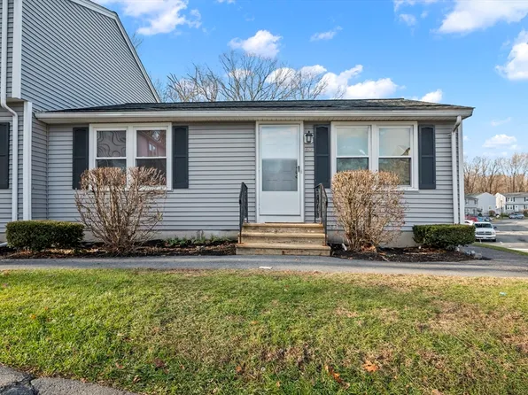 270 Sunderland Rd APT 60, Worcester, MA 01604