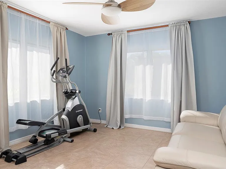 2710 Hibiscus Dr W — Photo 24