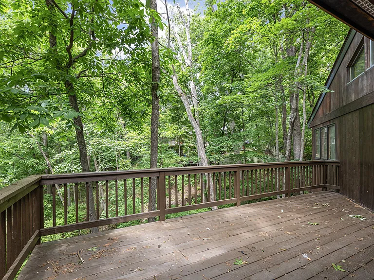 1424 Bradford Dr — Photo 23