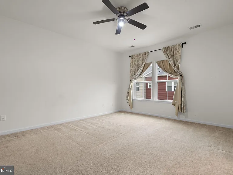 41690 McMonagle Sq — Photo 18