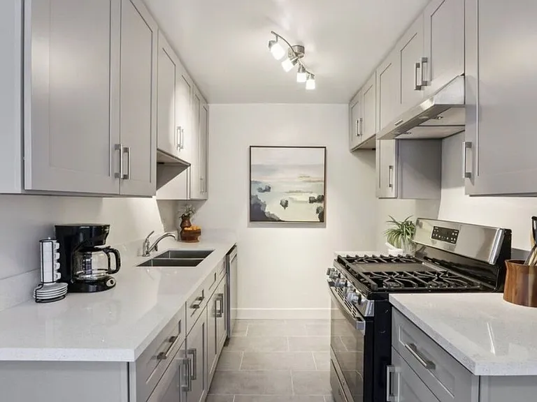 2251 Crenshaw Blvd #1 — Photo 3