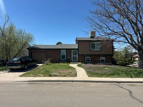 125 Hancock Ct, Bennett, CO 80102