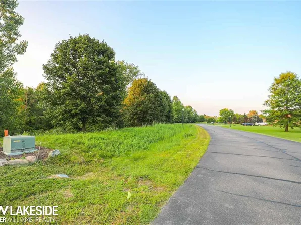 4463 Timber Ridge Dr, Romeo, MI 48065