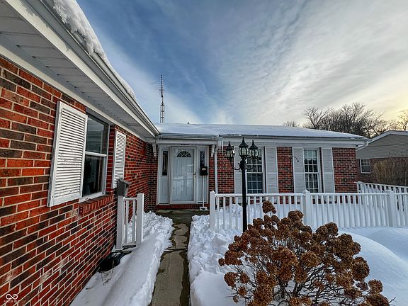 2nd image of 585 Cedar Ln