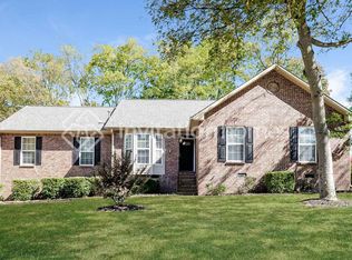 135 Candle Wood Dr, Hendersonville, TN 37075
