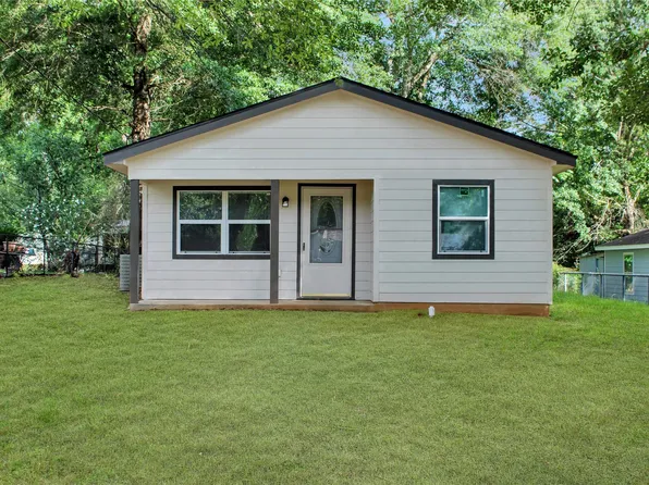13 Hill Ln, Coldspring, TX 77331