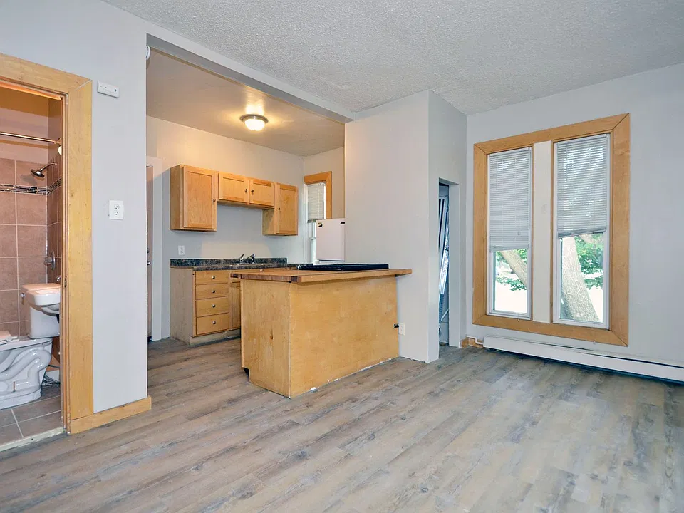 602 Mendota St #3