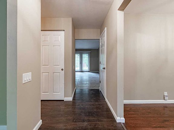 4th image of 3530 Hambletonian Dr