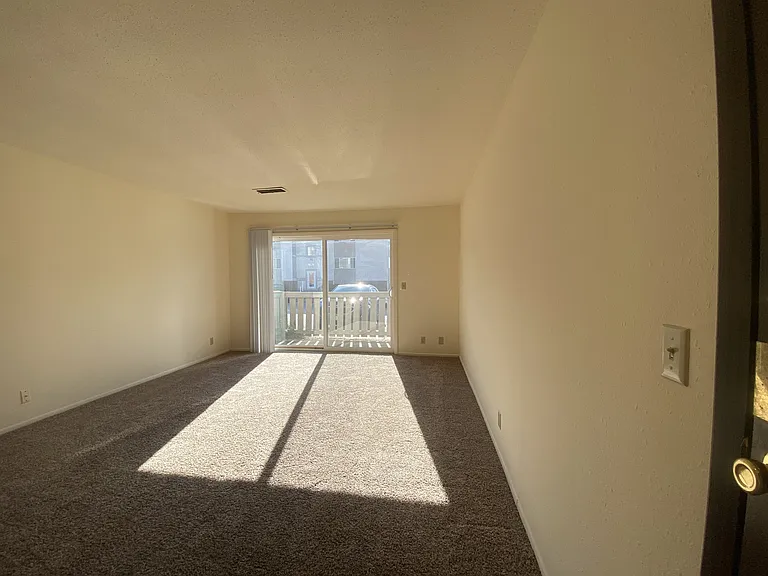 Kimberly Club Apartments — Photo 106