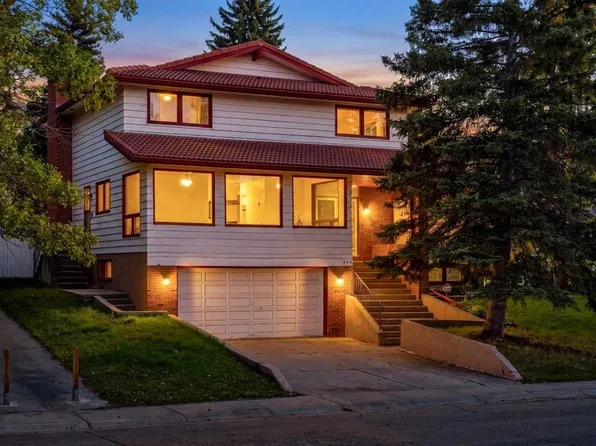 940 W Edgemont Rd NW, Calgary, AB T3A 2J3