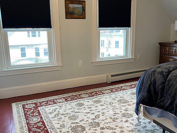 front bedroom faces street