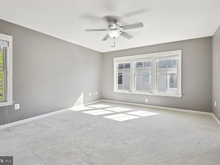 3439 Kemper Rd — Photo 17