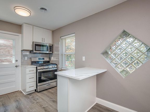 3rd image of 7042 Jamieson Ave #H