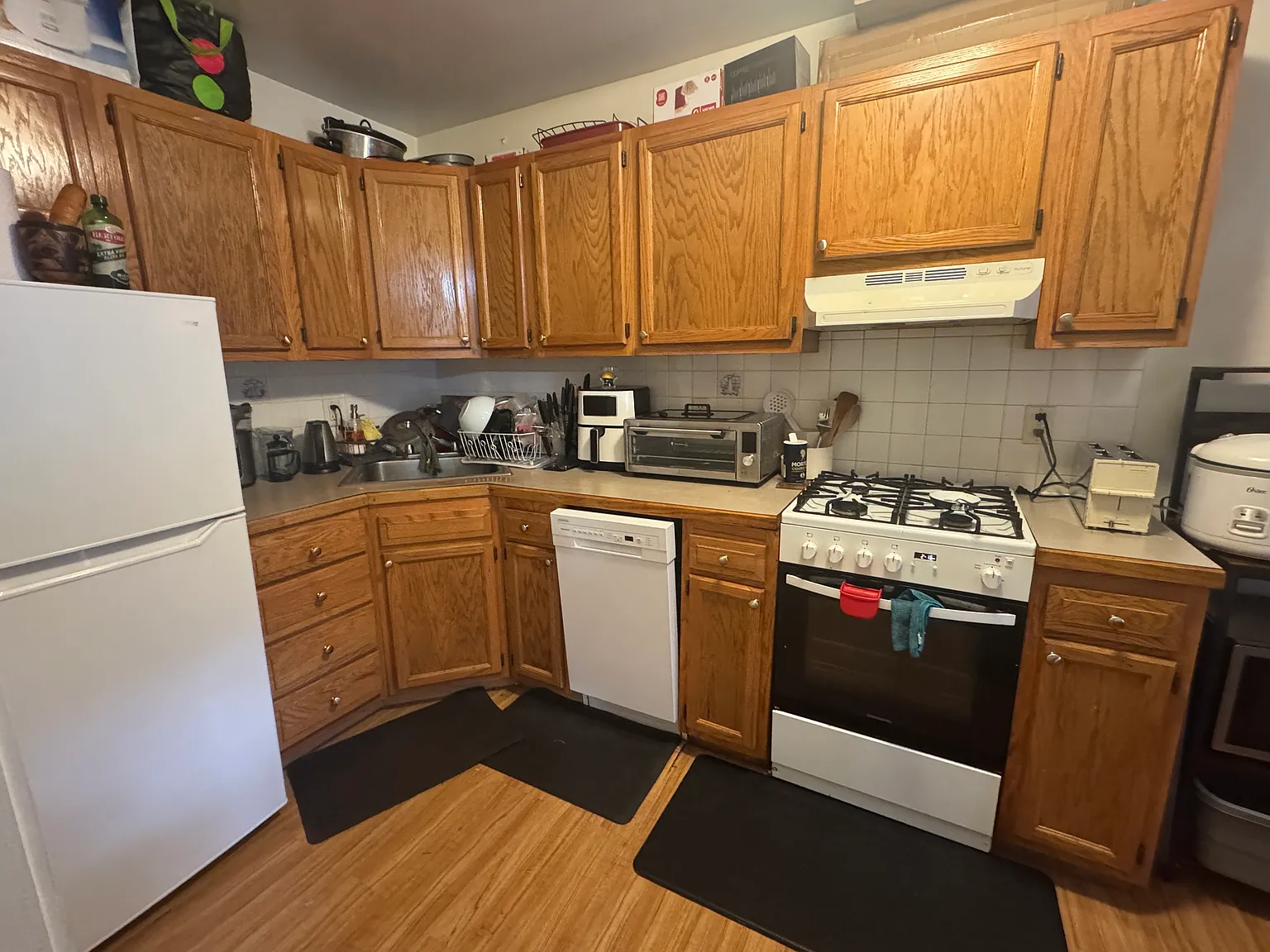 1 bed, $2,145 — Photo 4