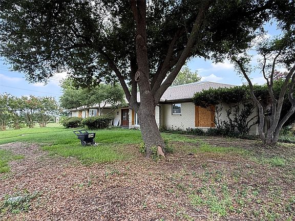 2nd image of 1013 Rockmoor Dr