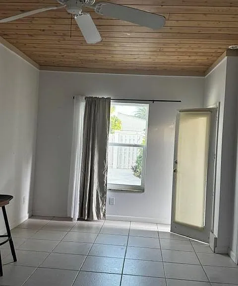 112 E Coral Fish Ln — Photo 50