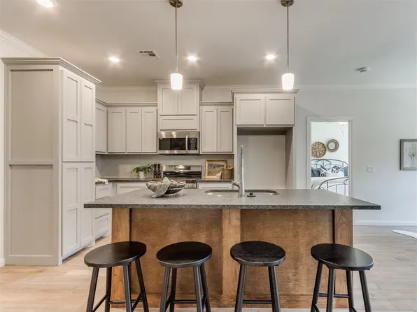 11728 SW 14th St, Yukon, OK 73099