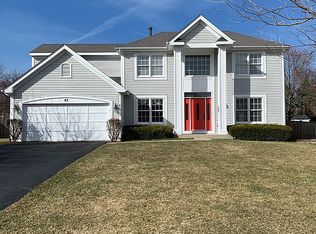 67 Silo Ct, Gurnee, IL 60031