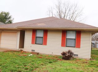 2240 N Grace Ave, Springfield, MO 65803