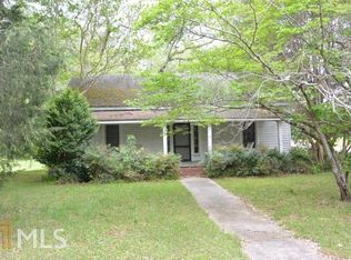 7421 Forrest Rd, Grantville, GA 30220