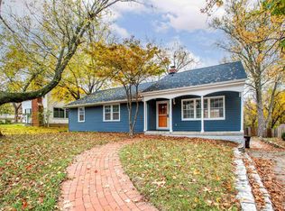 423 W Stonegate Rd, Peoria, IL 61614