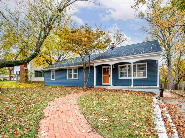 423 W Stonegate Rd, Peoria, IL 61614