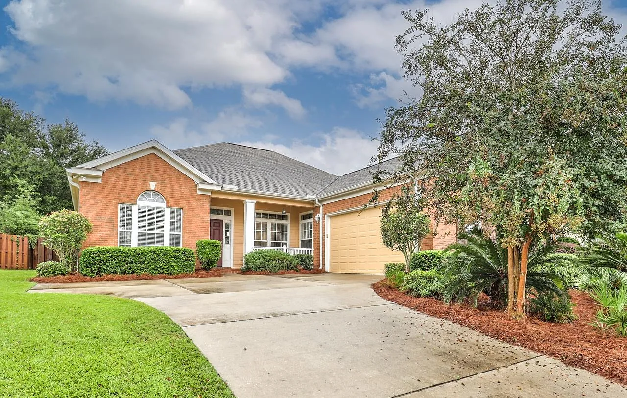 4 bed, 1898 sqft, $2,550 — Photo 3