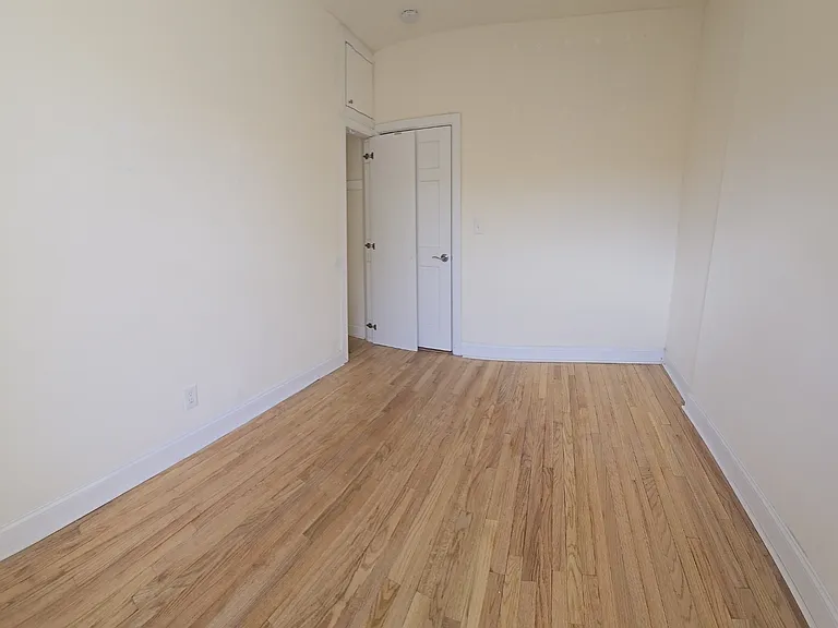 13209 Maple Ave #43D — Photo 6