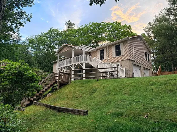 9081 Pittmans Gap Rd, Newland, NC 28657