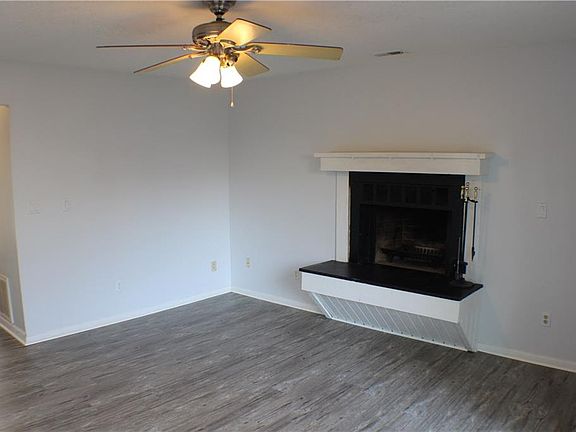 4th image of 3576 Campion Ave