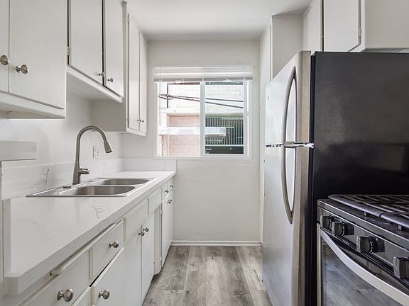 5th image of 3451 Vinton Ave APT 10
