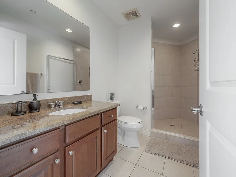 1209 E Cumberland Ave #1002 — Photo 37