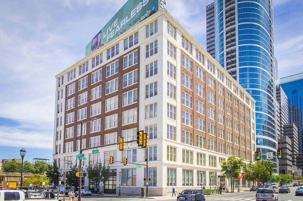 2121 Market Street — Photo 1