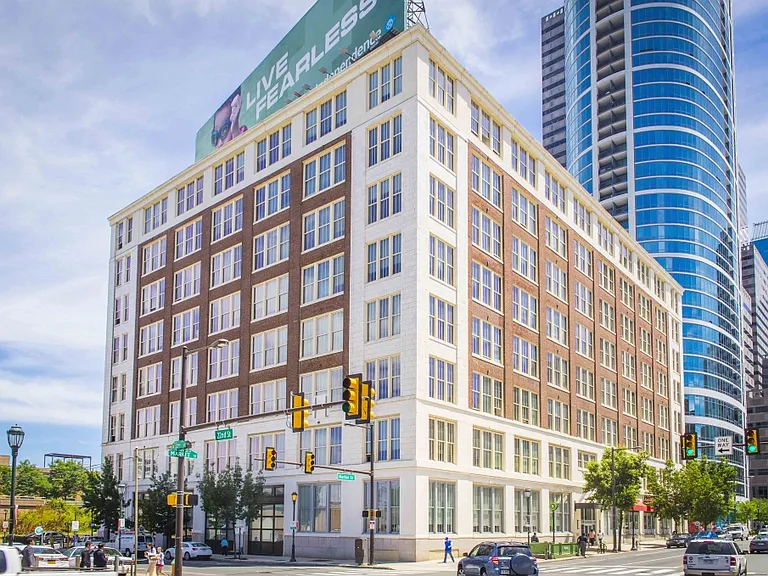 2121 Market Street — Photo 1